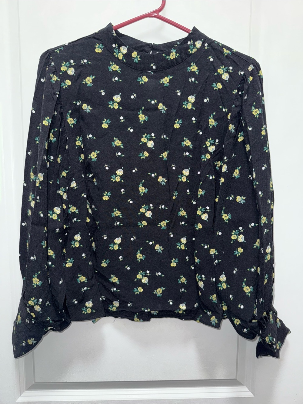 H&M Women's Black Floral Long-Sleeve Blouse